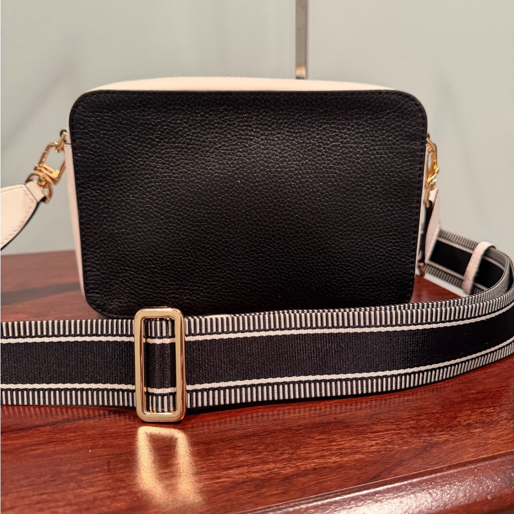 Michael Kors Black and White Camera Crossbody Bag - Picture 4 of 12